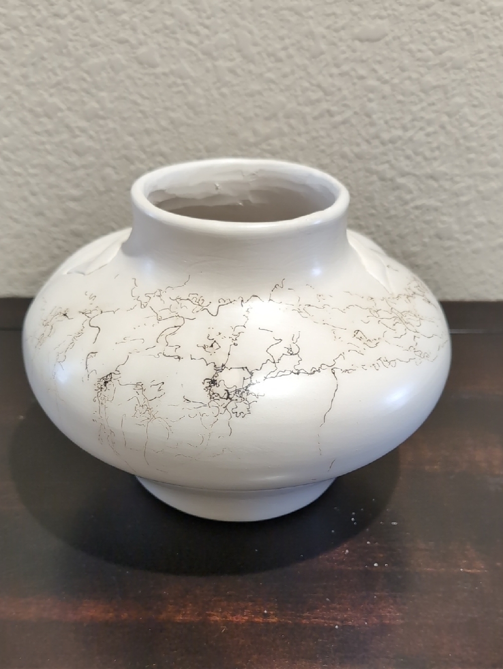Signed Acoma Native American Horse Hair Pottery Vase / Bowl - Corrine Louis